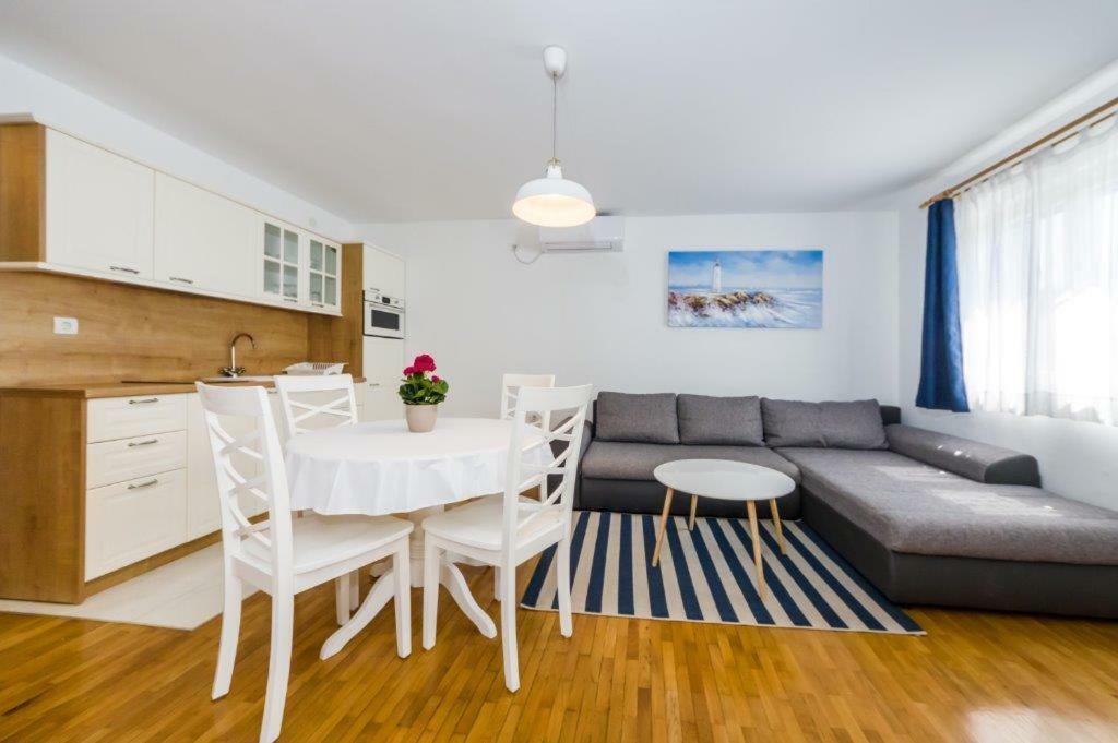 Apartmani Paradise 佩特坎内 外观 照片