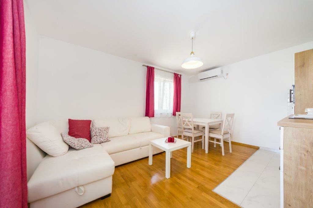 Apartmani Paradise 佩特坎内 外观 照片