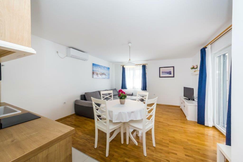 Apartmani Paradise 佩特坎内 外观 照片
