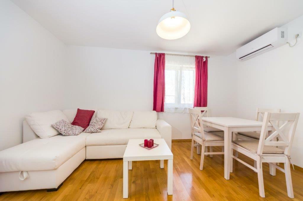 Apartmani Paradise 佩特坎内 外观 照片