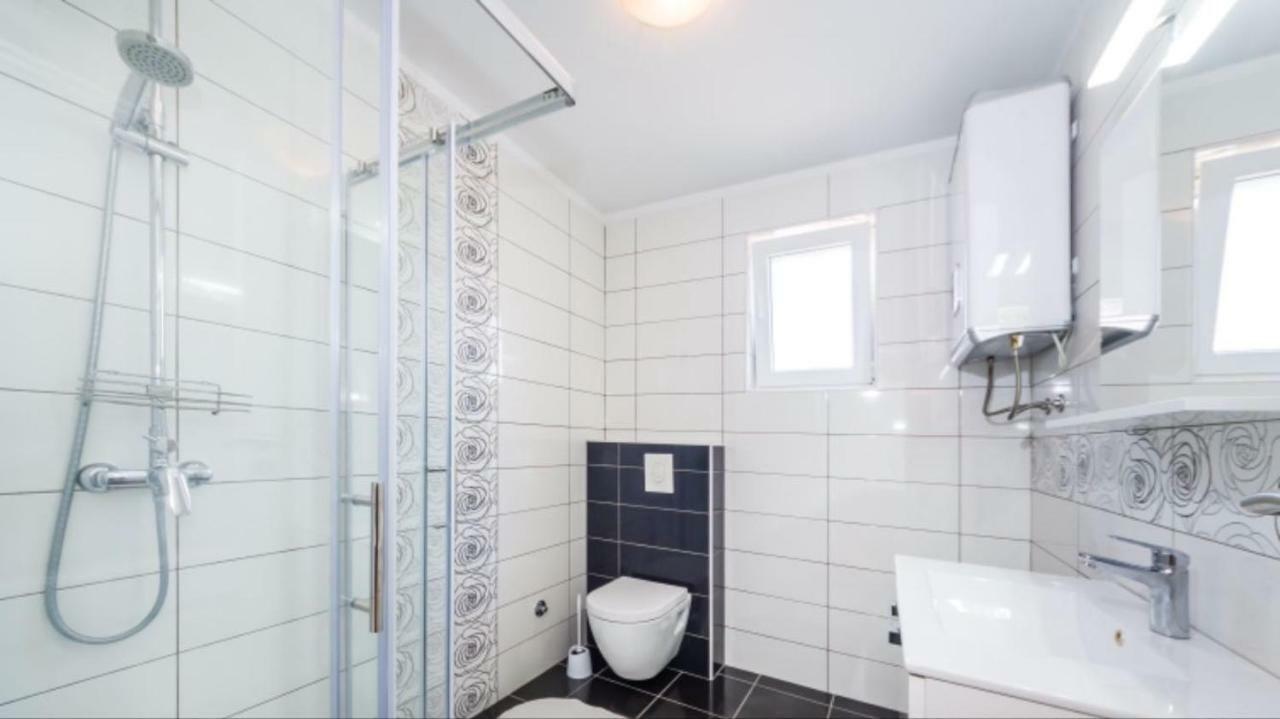 Apartmani Paradise 佩特坎内 外观 照片
